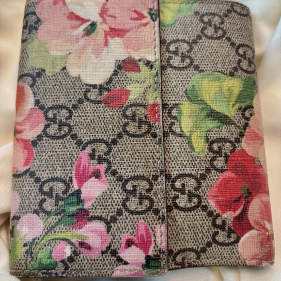 GUCCI GG Blooms Wallet Floral Beige Pink Leather Snap Bifold Purse Snap AUTH EXC - Picture 3 of 11